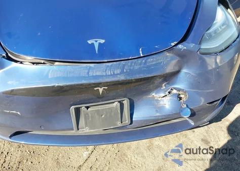 2020 Tesla Model Y Long Range Dual Motor All-Wheel Drive z USA, uszkodzony, nr VIN 5YJYGDEE2LF016684